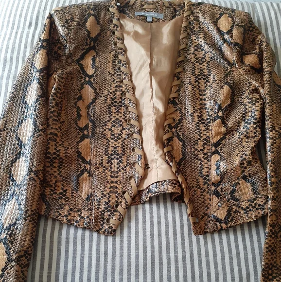 NWOT Wow Couture Snake Print cropped Jacket - Picture 2 of 6
